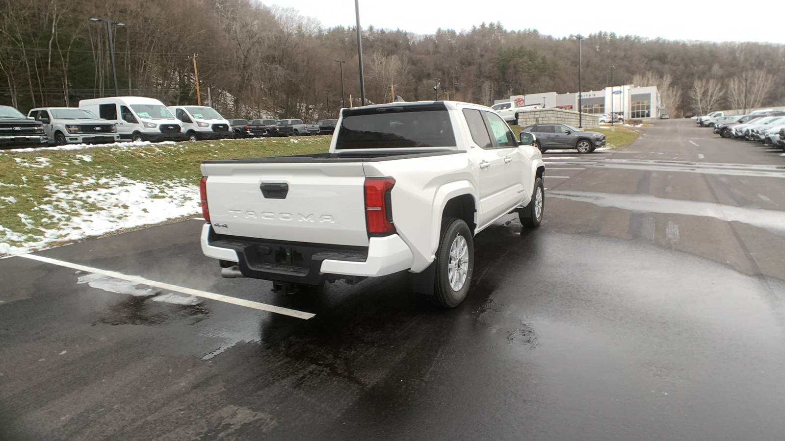 2024 Toyota Tacoma SR5 3