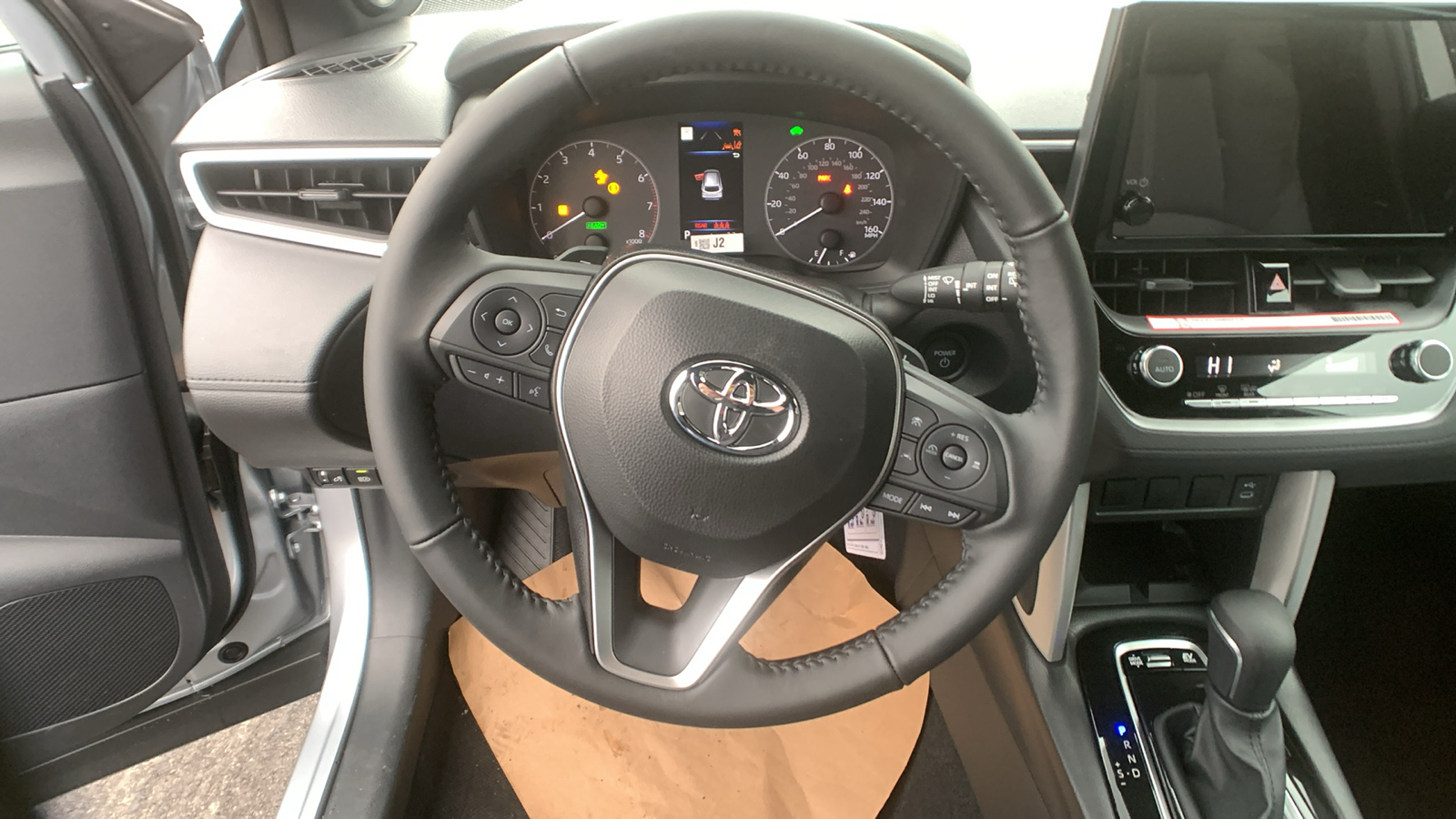 2024 Toyota Corolla Cross Hybrid SE 22