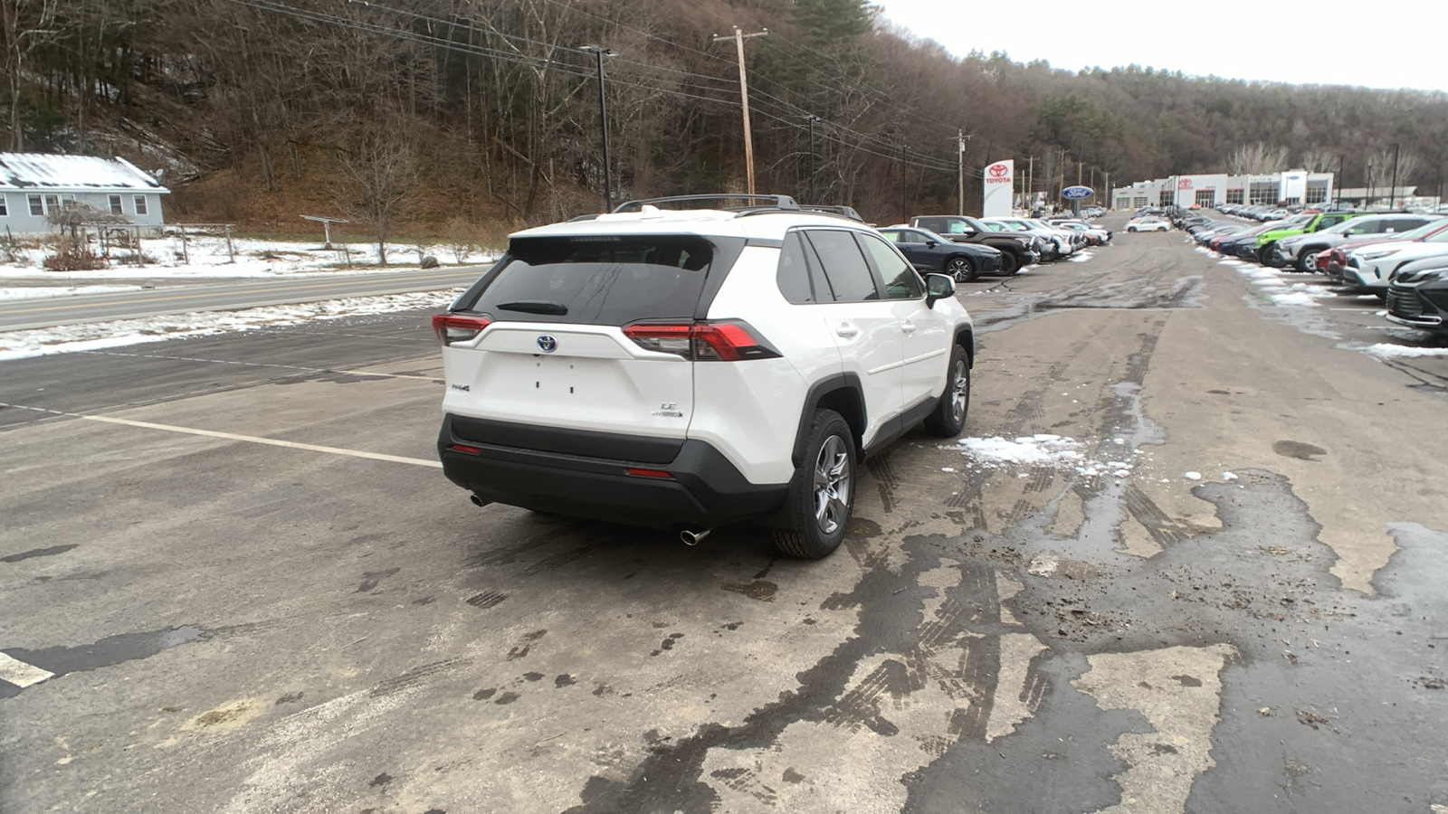 2024 Toyota RAV4 Hybrid LE 3