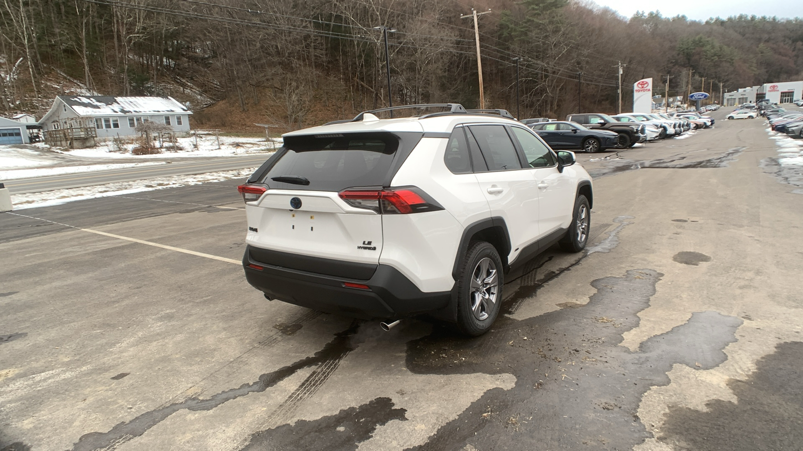 2024 Toyota RAV4 Hybrid LE 3