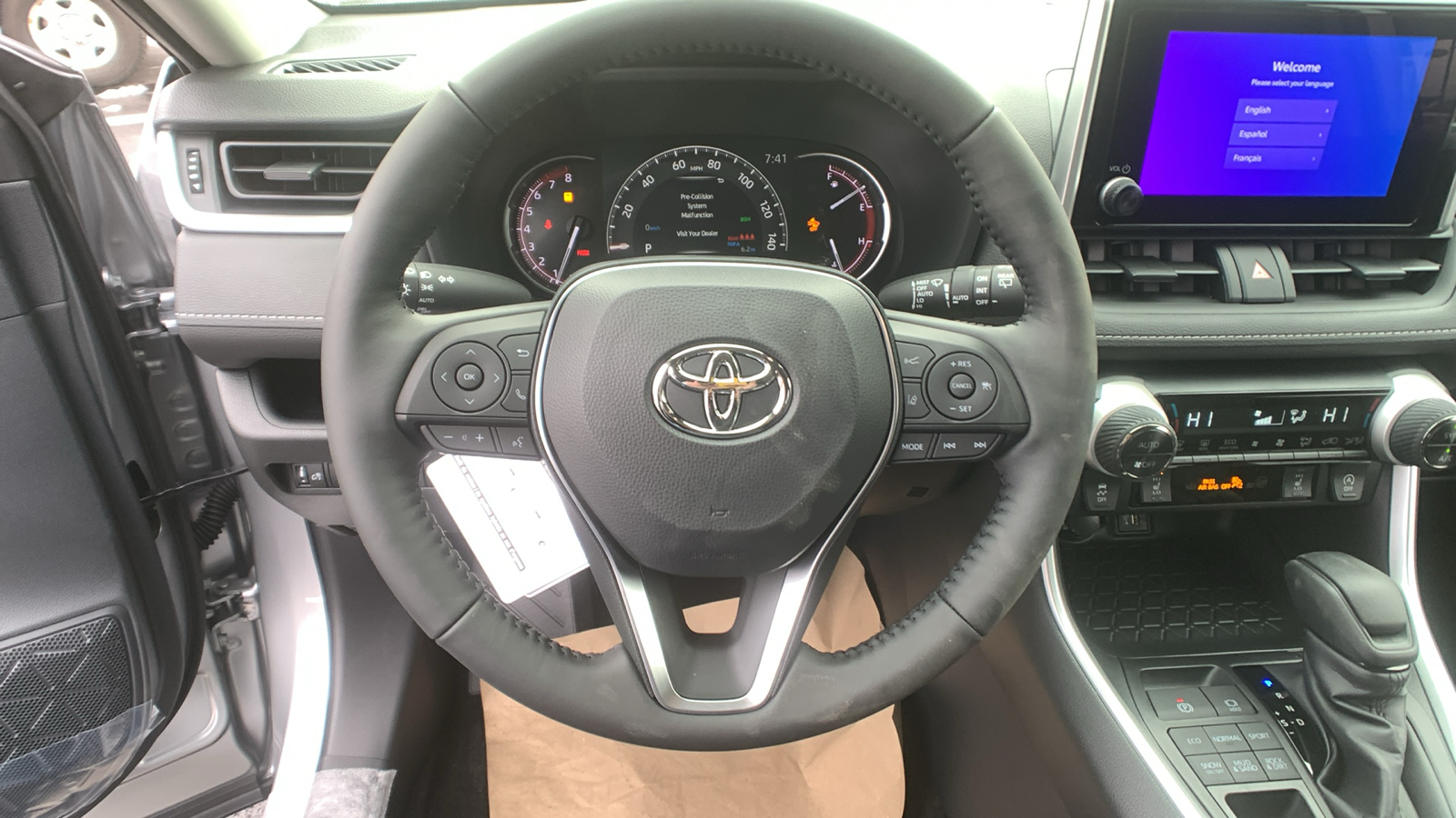 2024 Toyota RAV4 XLE 23