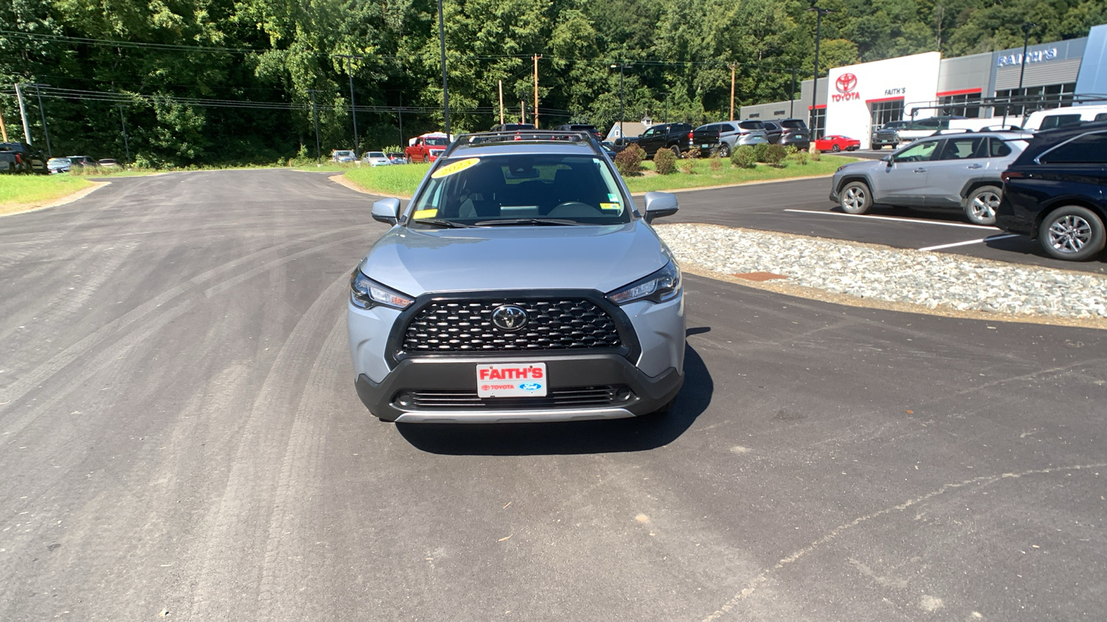 2022 Toyota Corolla Cross LE 8