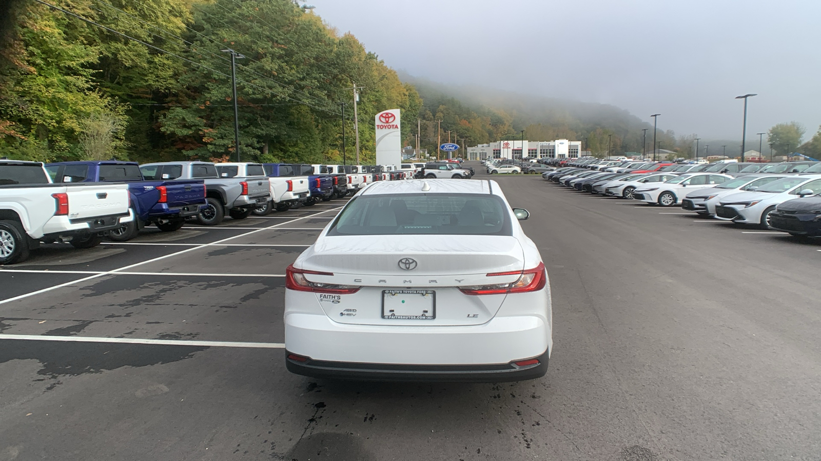 2025 Toyota Camry LE 4