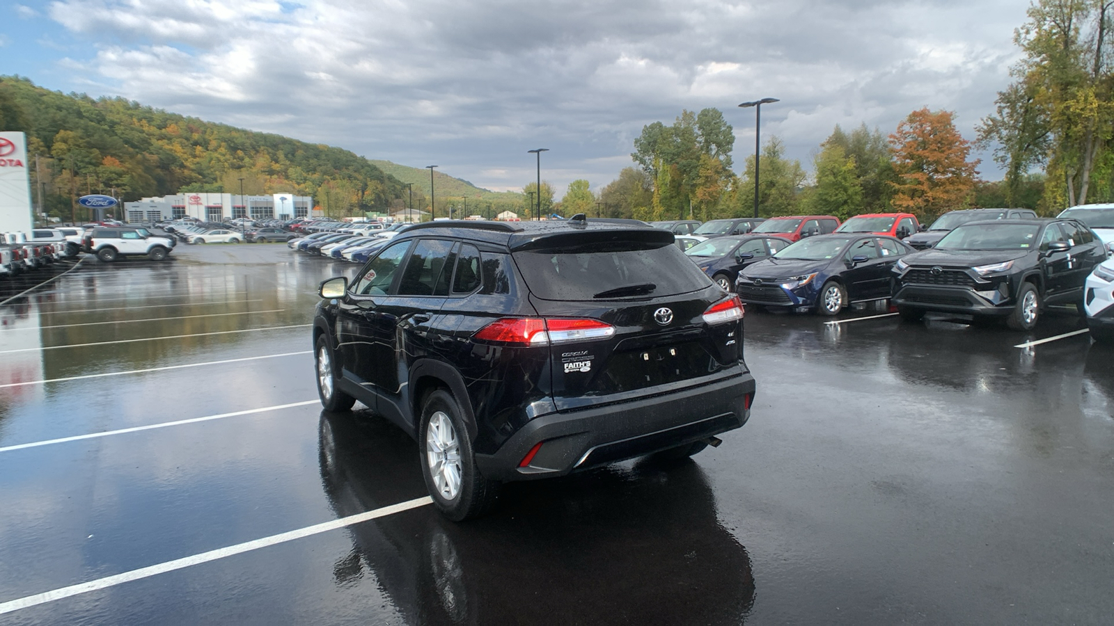 2023 Toyota Corolla Cross LE 5