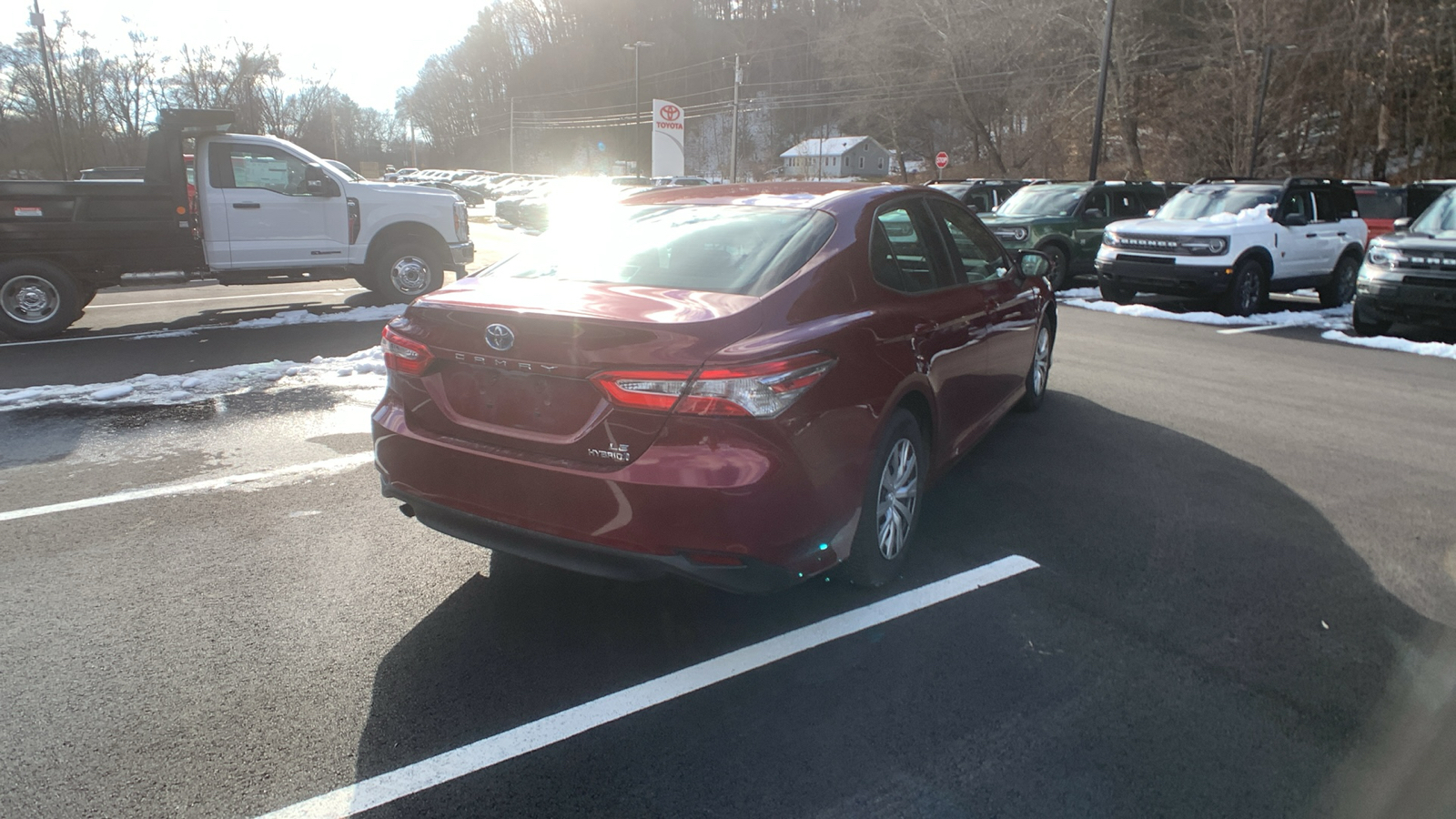 2018 Toyota Camry Hybrid LE 3