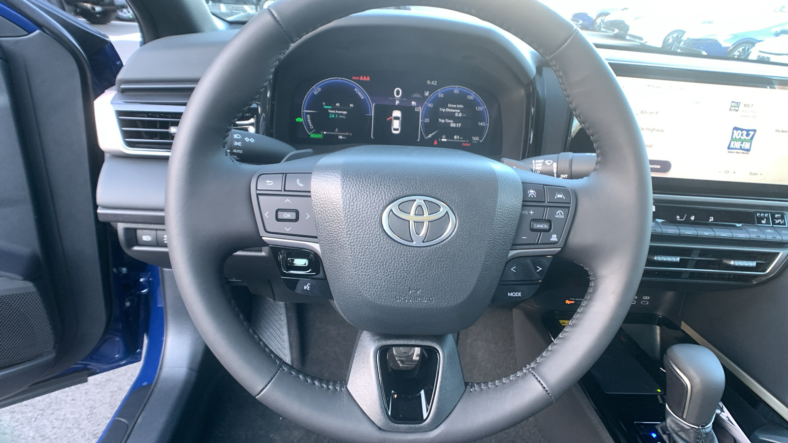 2025 Toyota Camry XSE 24