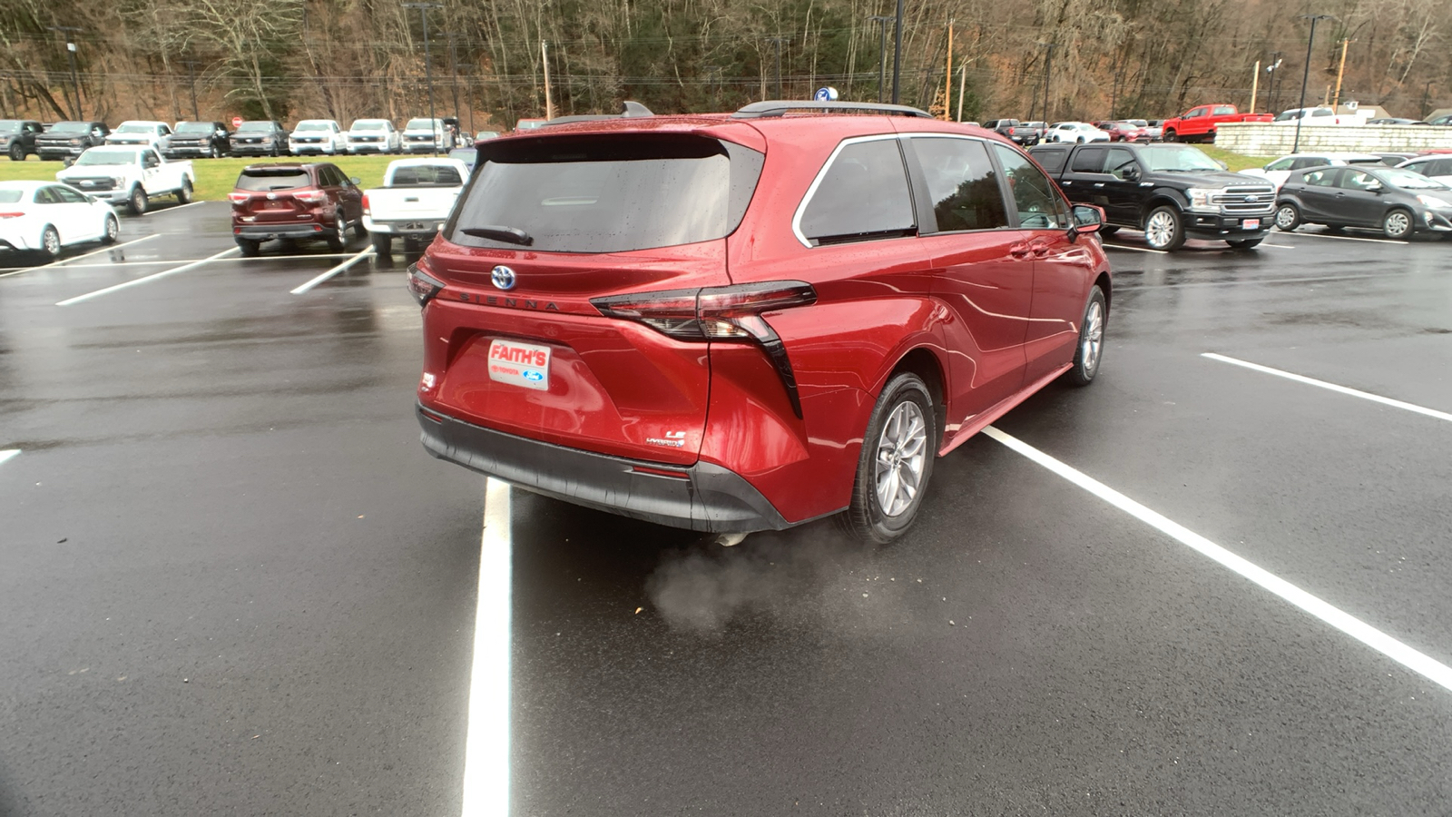 2024 Toyota Sienna LE 3