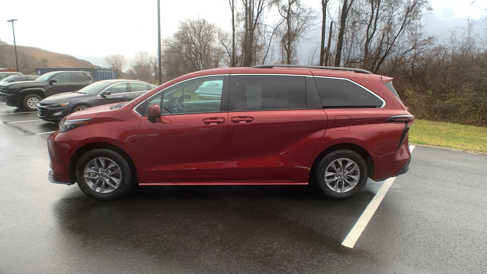 2024 Toyota Sienna LE 6