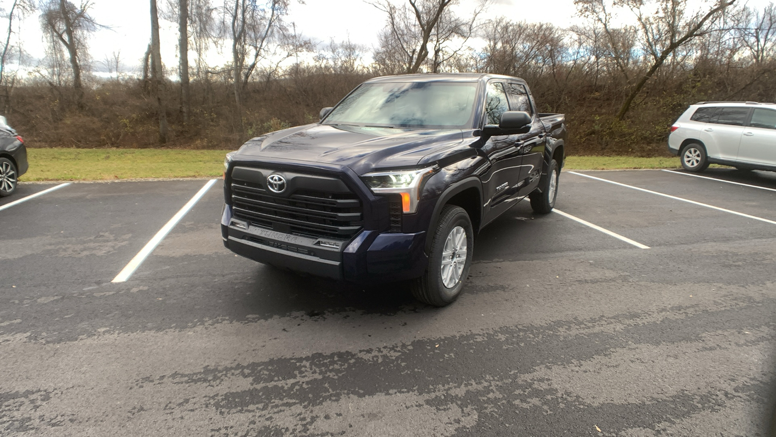 2025 Toyota Tundra 4WD SR5 7