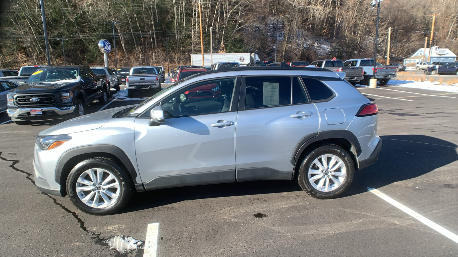 2022 Toyota Corolla Cross LE 6