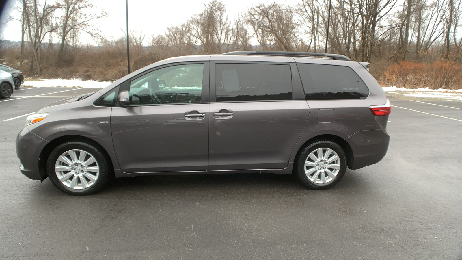 2017 Toyota Sienna  6