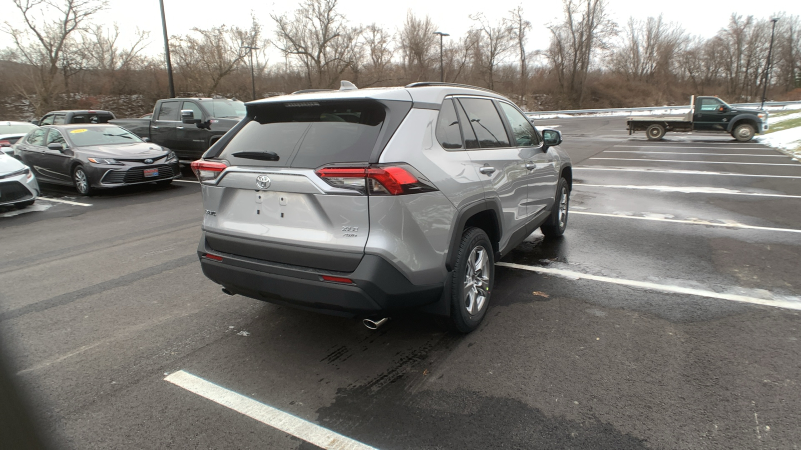 2025 Toyota RAV4 XLE 3