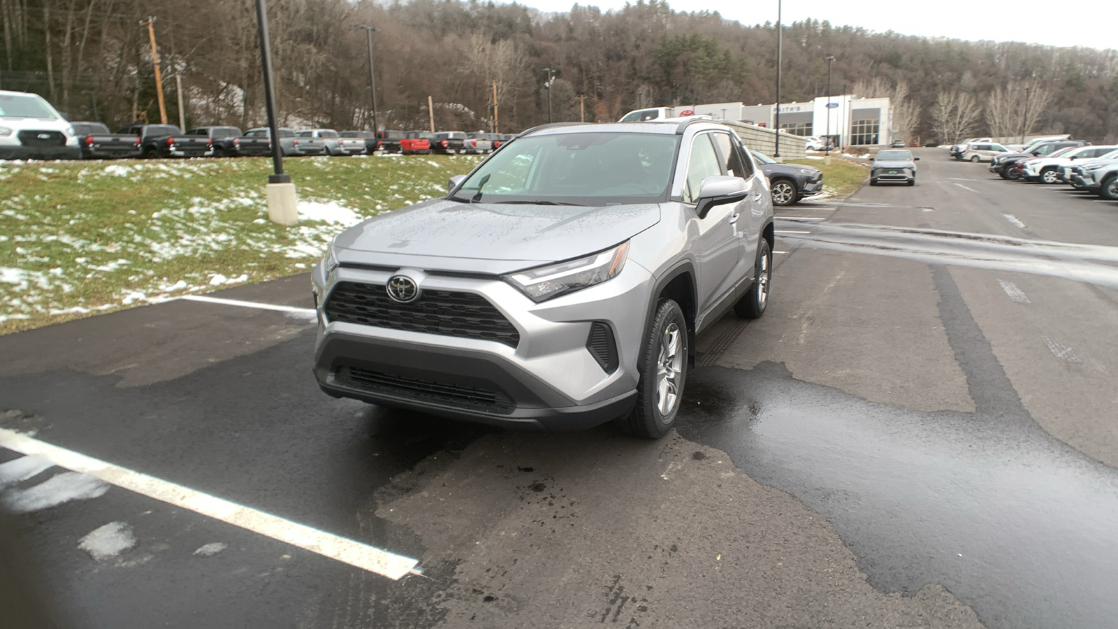 2025 Toyota RAV4 XLE 7