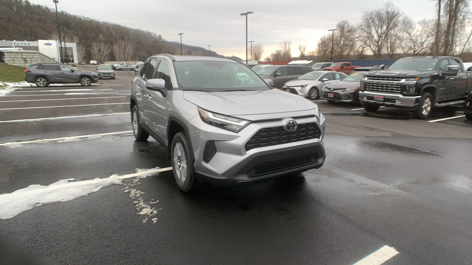 2025 Toyota RAV4 Hybrid XLE 1