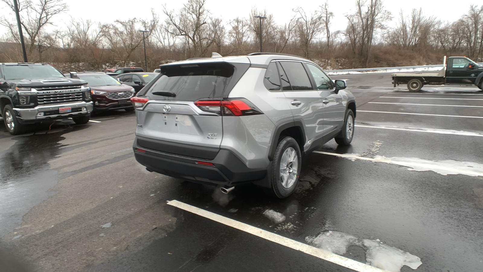 2025 Toyota RAV4 Hybrid XLE 3