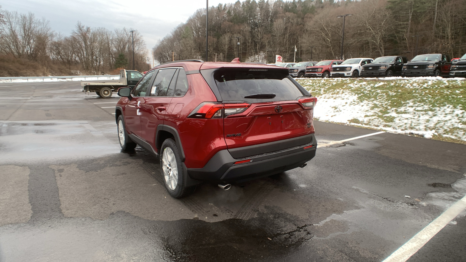 2025 Toyota RAV4 XLE Premium 5