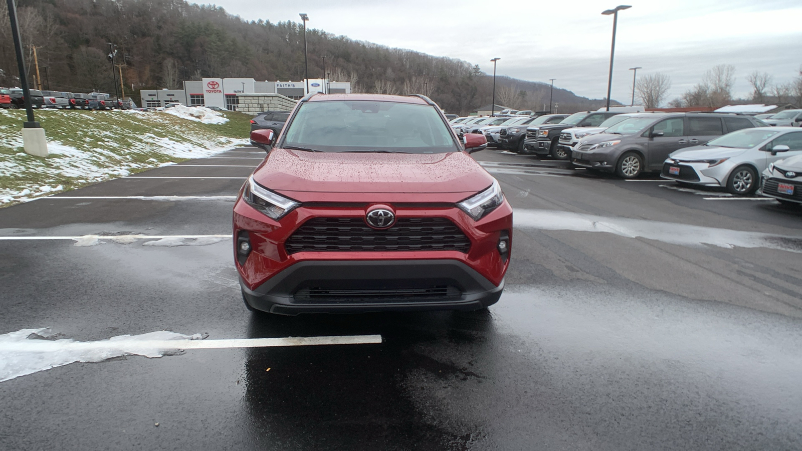 2025 Toyota RAV4 XLE Premium 8