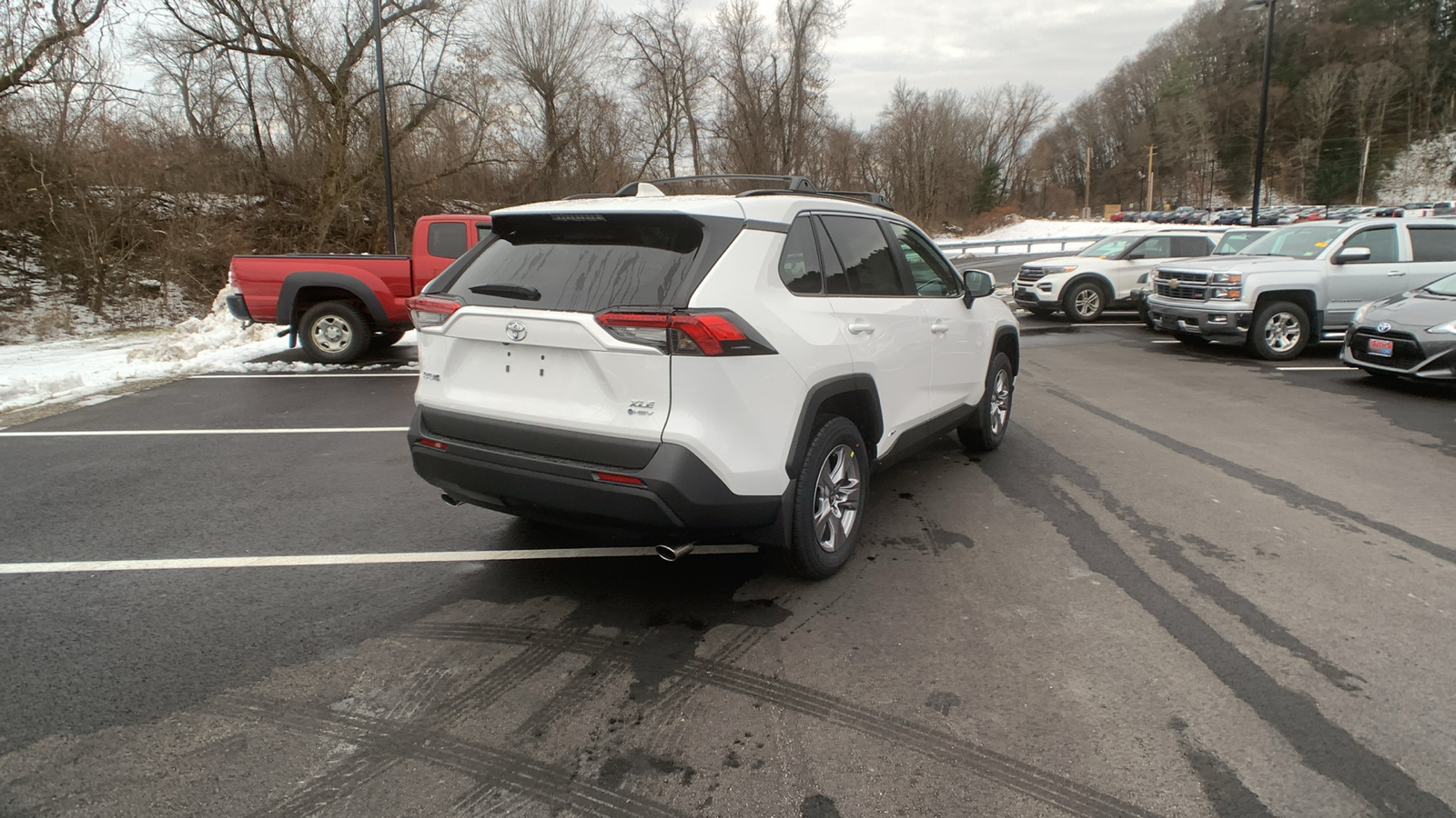 2025 Toyota RAV4 Hybrid XLE 3