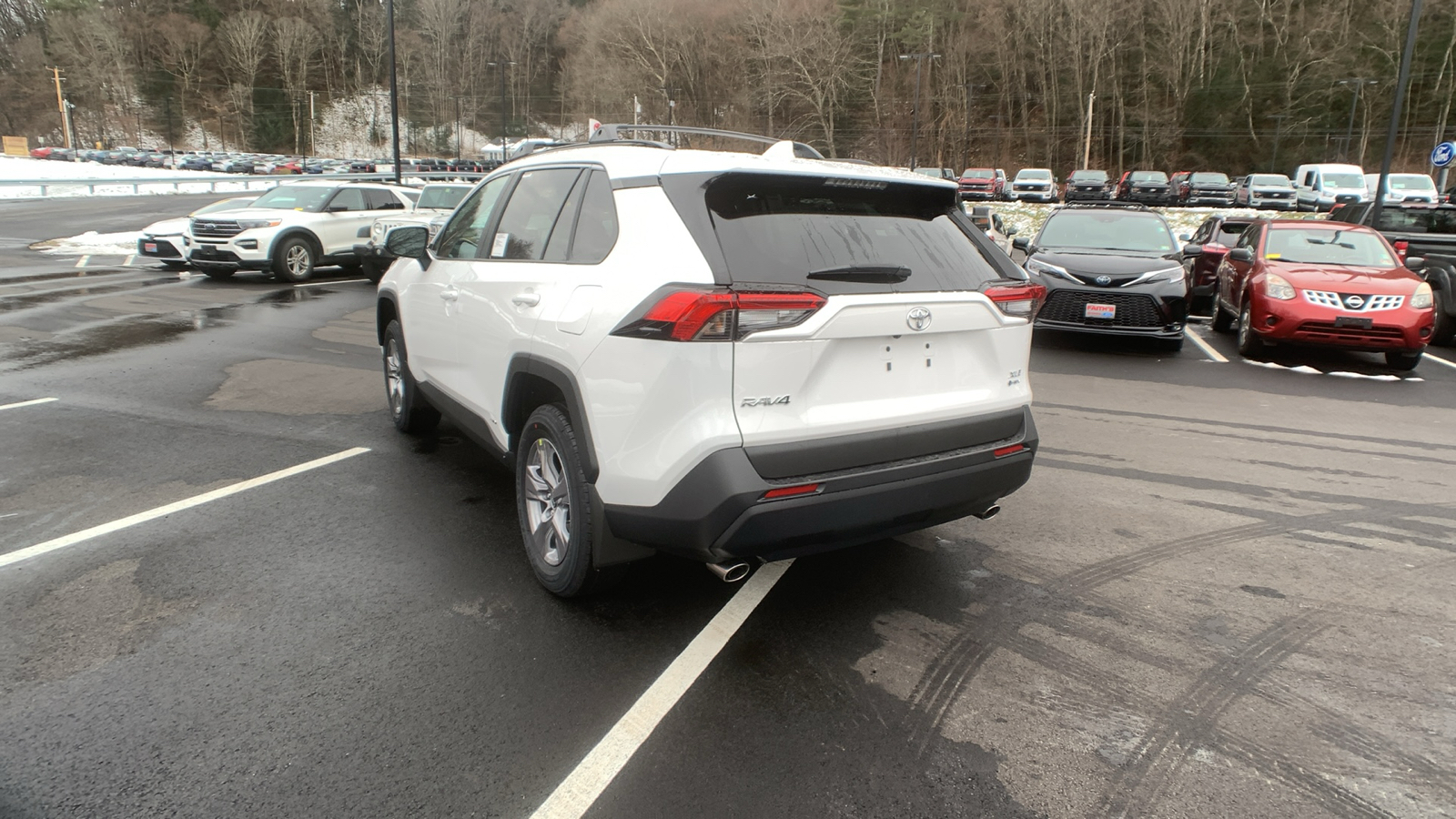 2025 Toyota RAV4 Hybrid XLE 5