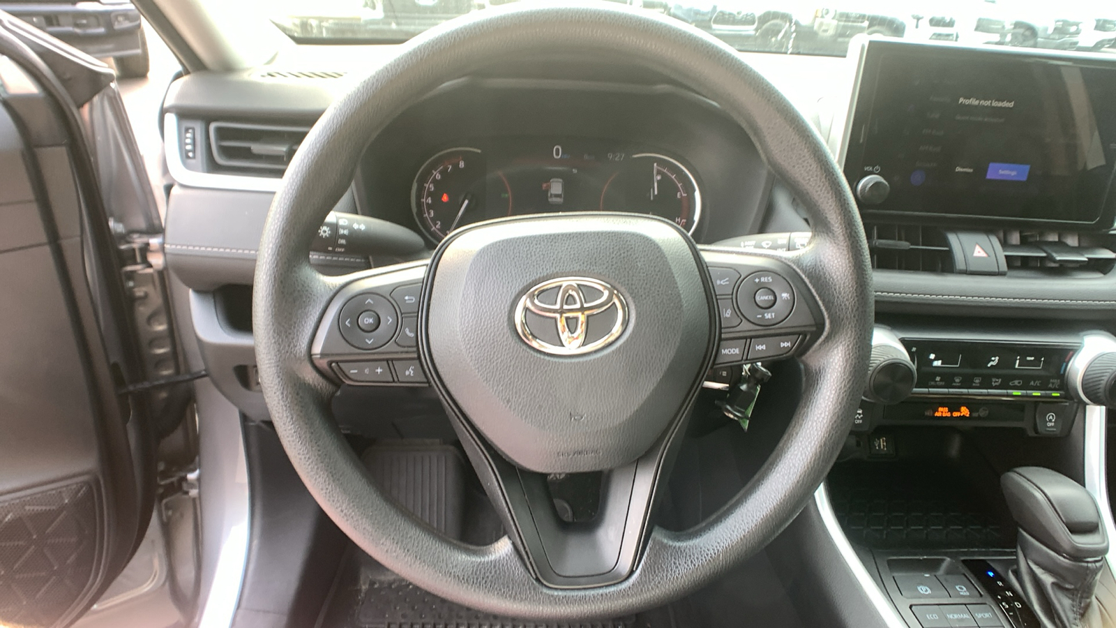 2023 Toyota RAV4 LE 22