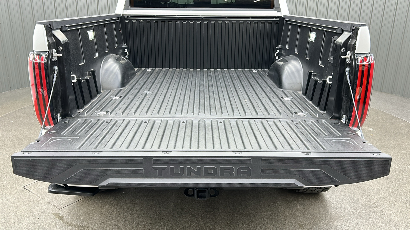 2023 Toyota Tundra Hybrid Platinum 17