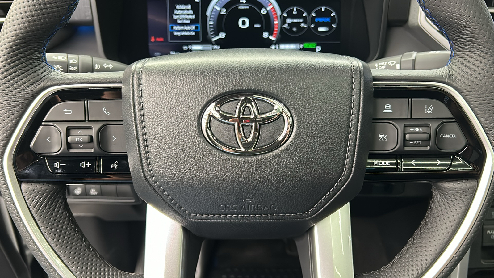 2023 Toyota Tundra Hybrid Platinum 28