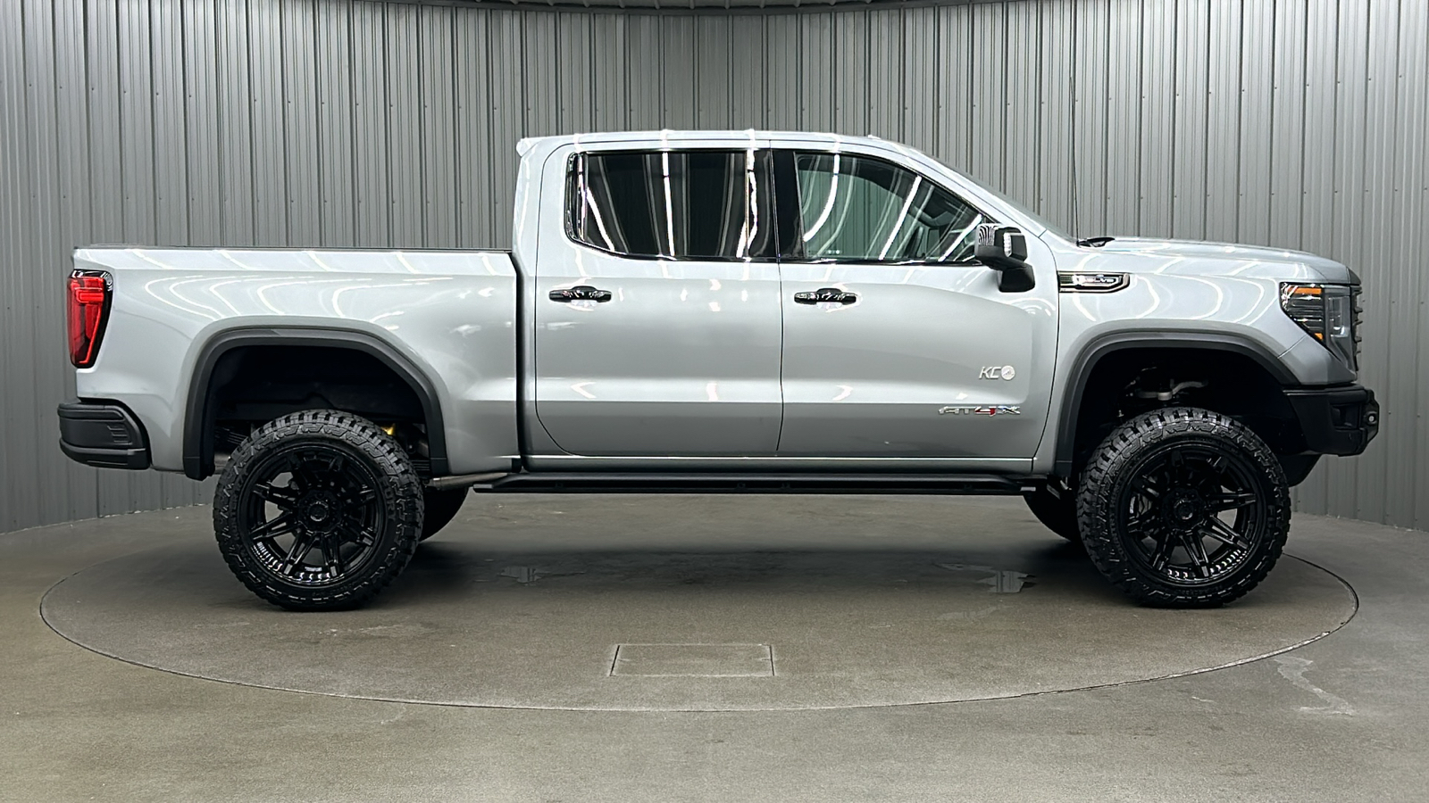 2023 GMC Sierra 1500 AT4X 6