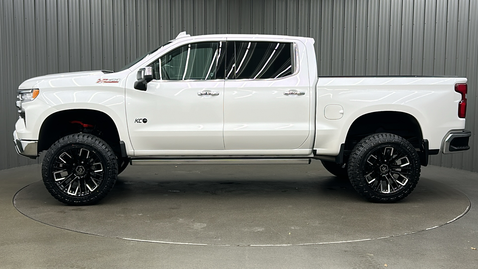 2023 Chevrolet Silverado 1500 LTZ 2