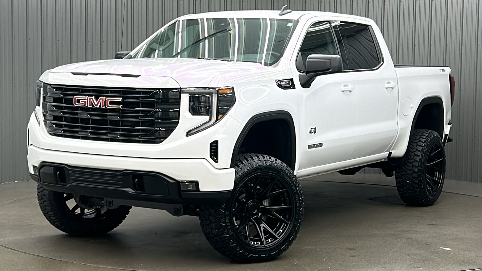 2023 GMC Sierra 1500 Elevation 1