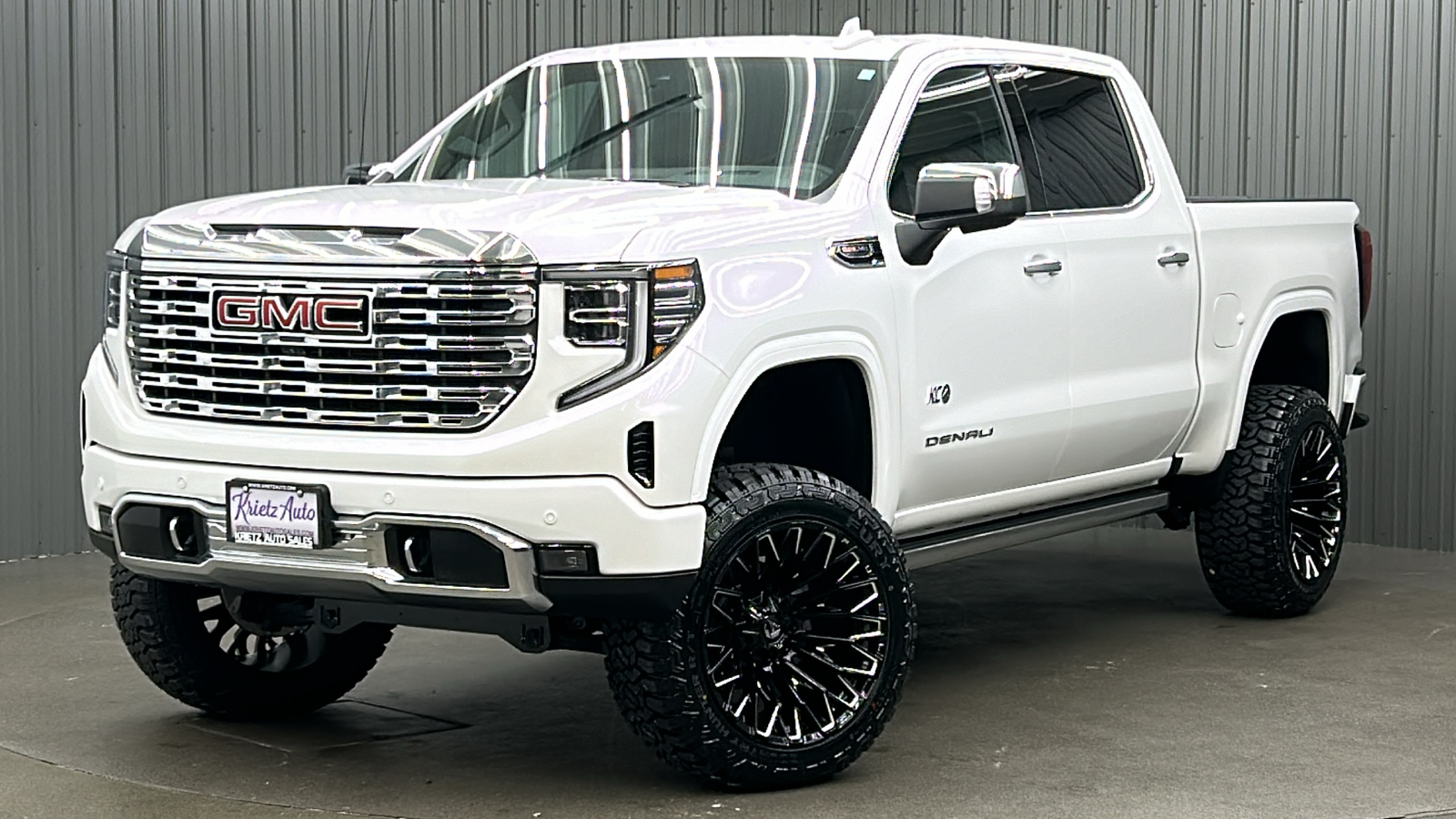 2023 GMC Sierra 1500 Denali 1