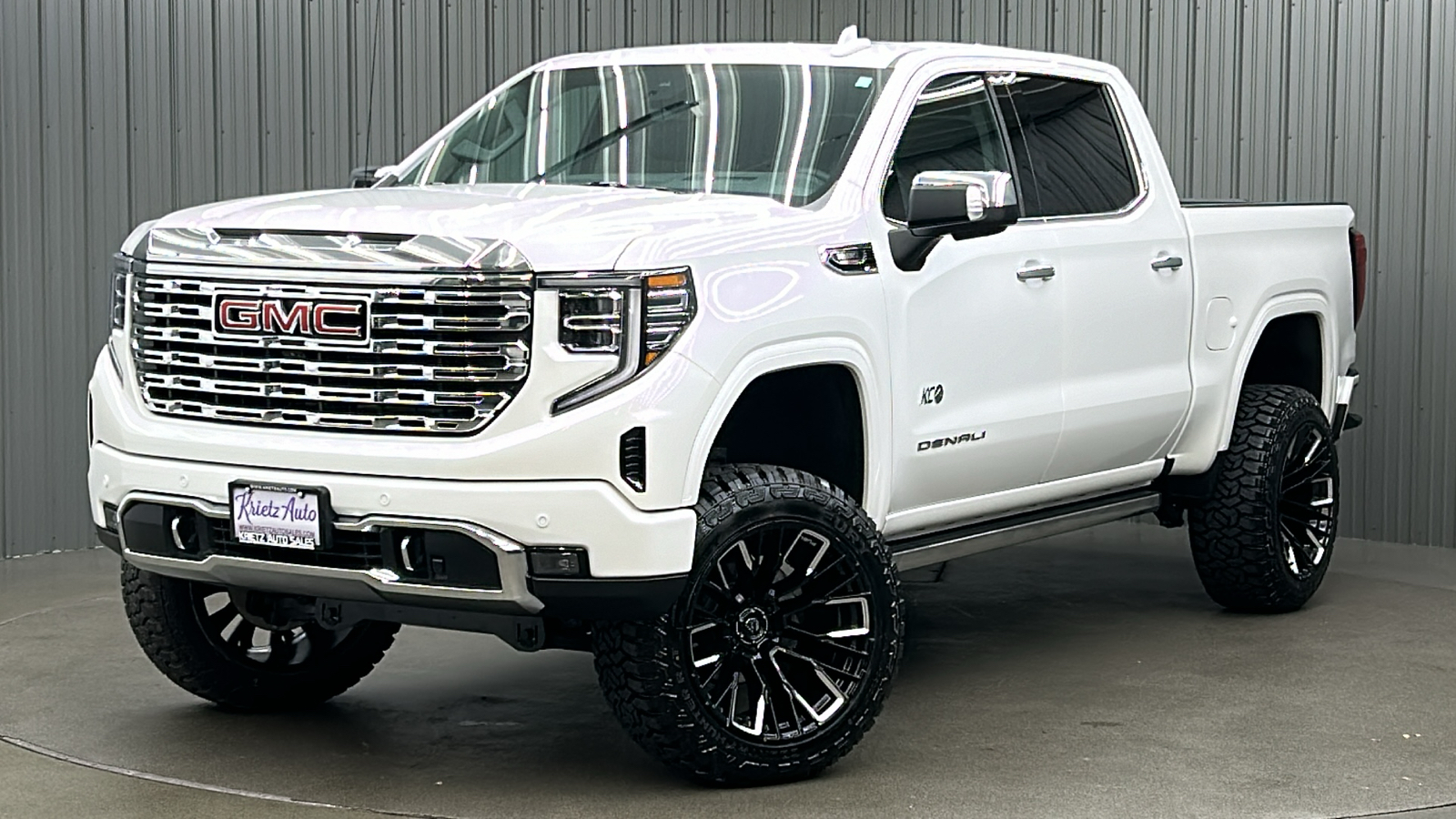 2023 GMC Sierra 1500 Denali 1