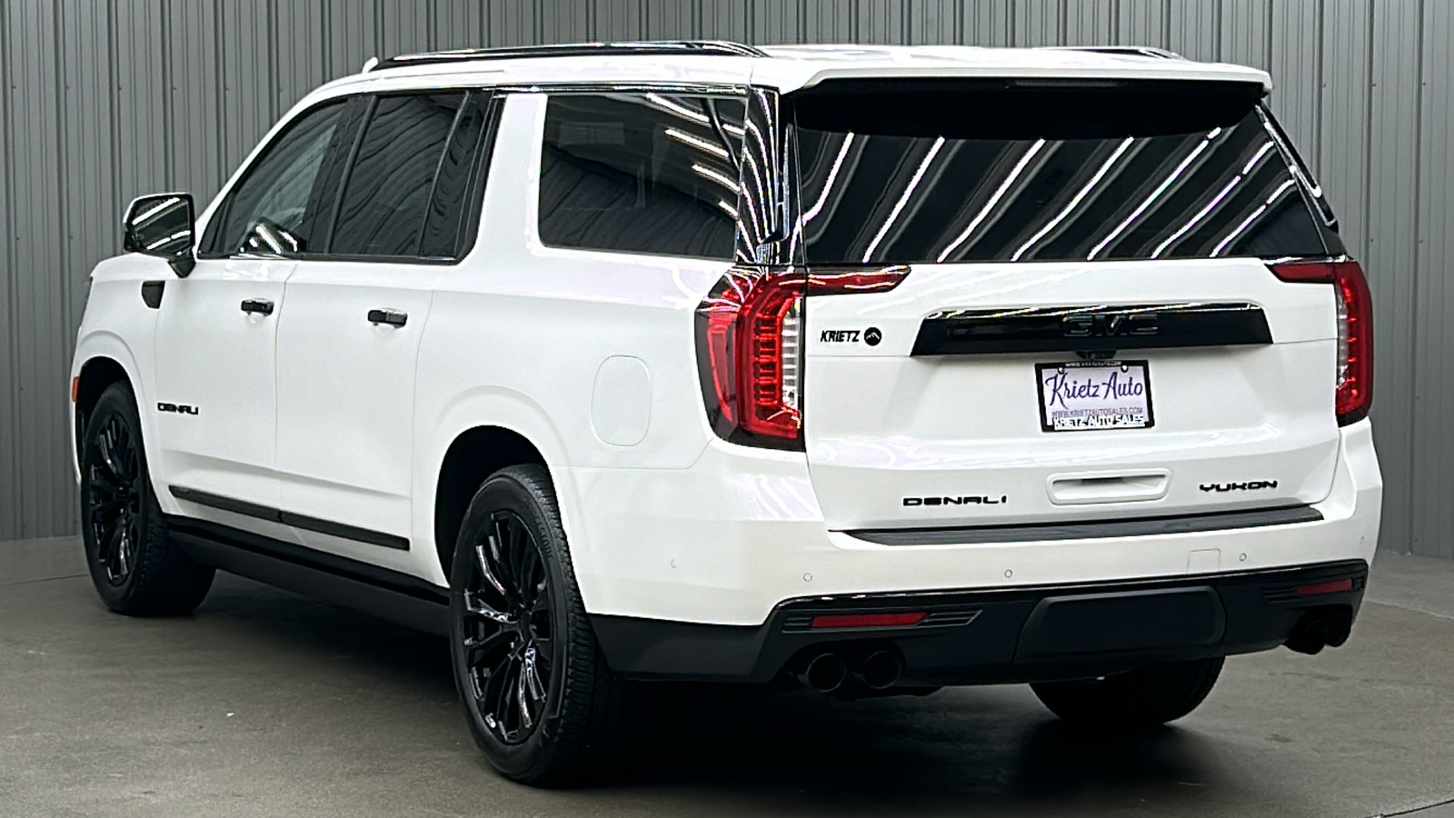 2023 GMC Yukon XL Denali Ultimate 3