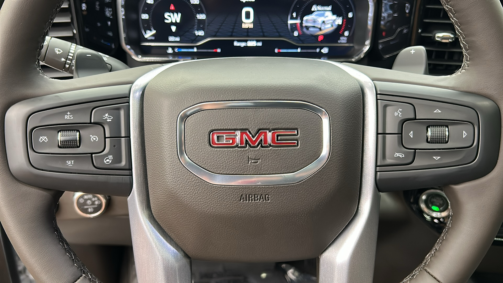 2024 GMC Sierra 1500 SLT 28