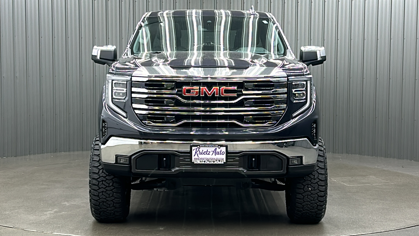 2023 GMC Sierra 1500 SLT 8