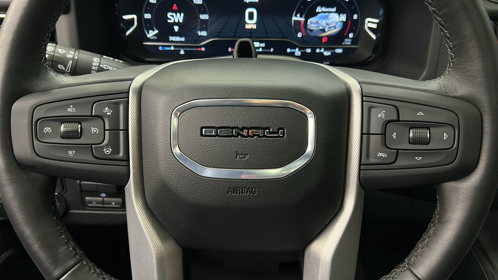 2024 GMC Yukon Denali 23