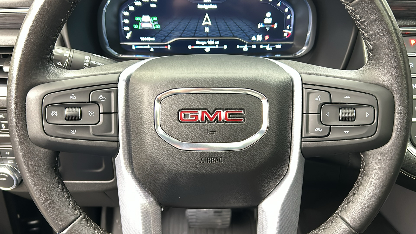 2023 GMC Yukon SLT 24