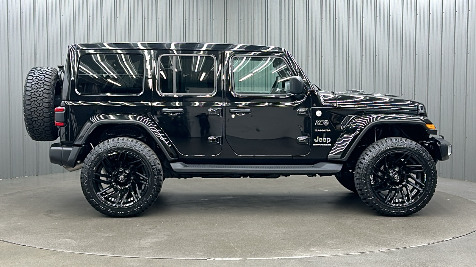 2024 Jeep Wrangler Sahara 6