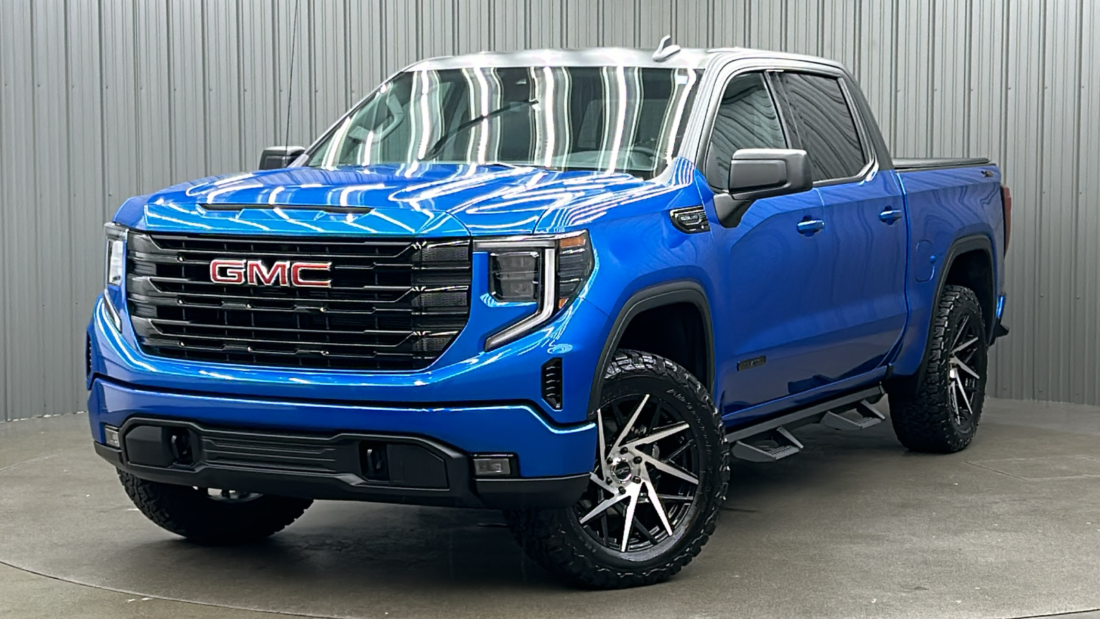 2023 GMC Sierra 1500 Elevation 1