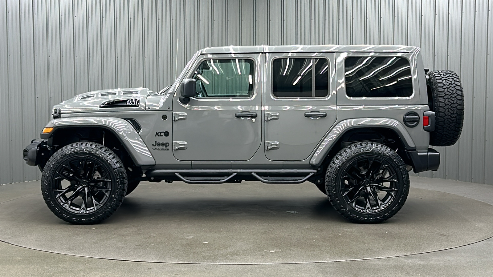 2022 Jeep Wrangler Unlimited Sahara Altitude 2