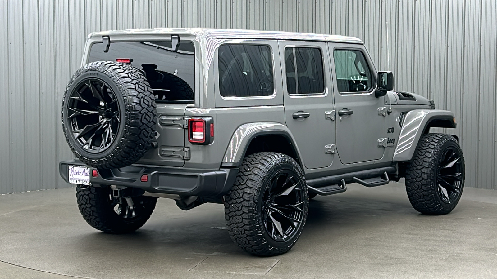 2022 Jeep Wrangler Unlimited Sahara Altitude 5