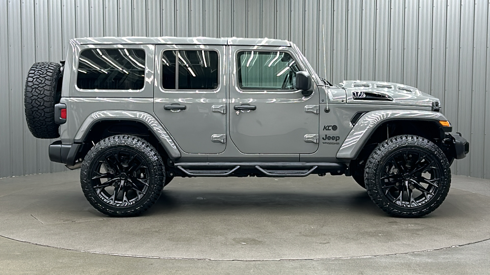 2022 Jeep Wrangler Unlimited Sahara Altitude 6