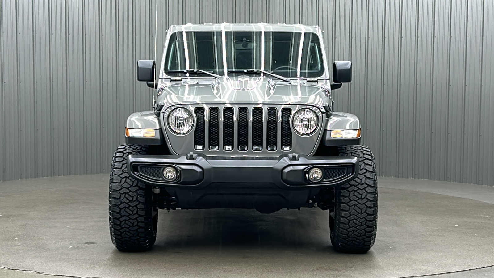 2022 Jeep Wrangler Unlimited Sahara Altitude 8