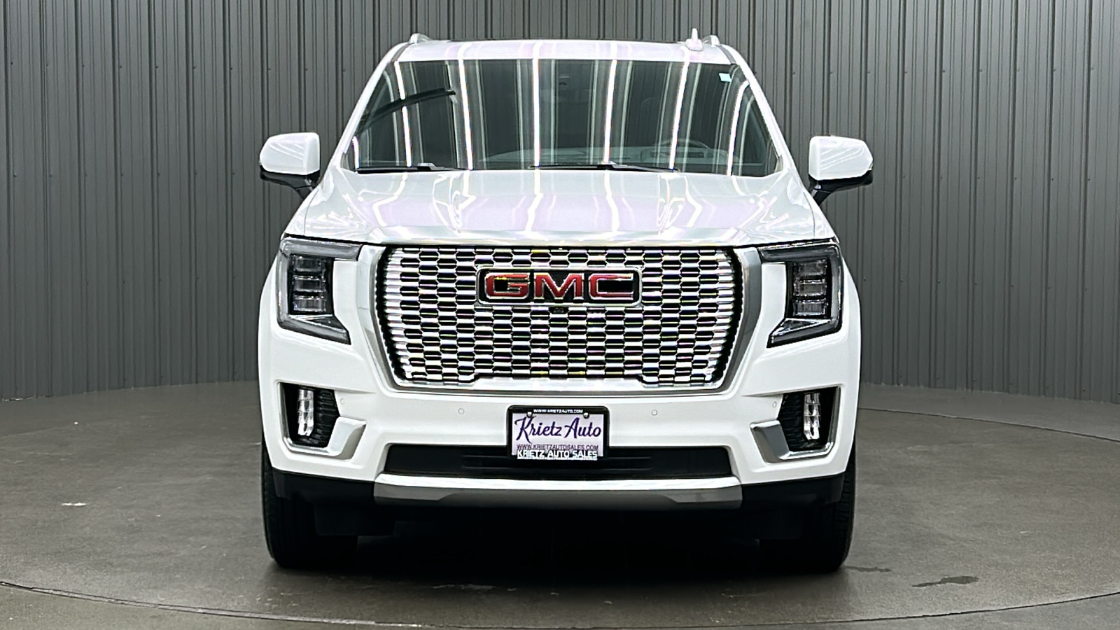 2022 GMC Yukon XL Denali 8