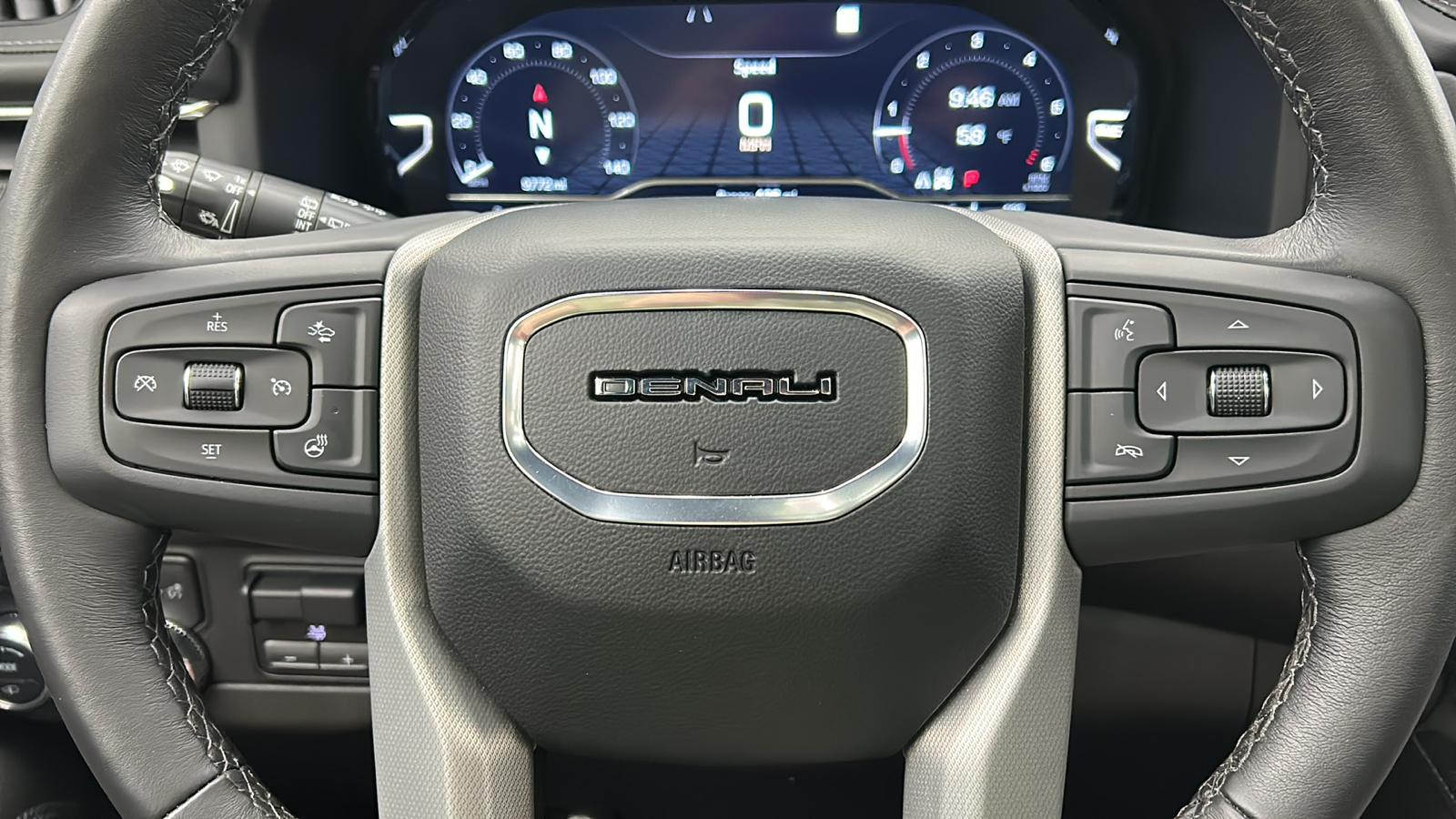 2022 GMC Yukon XL Denali 25