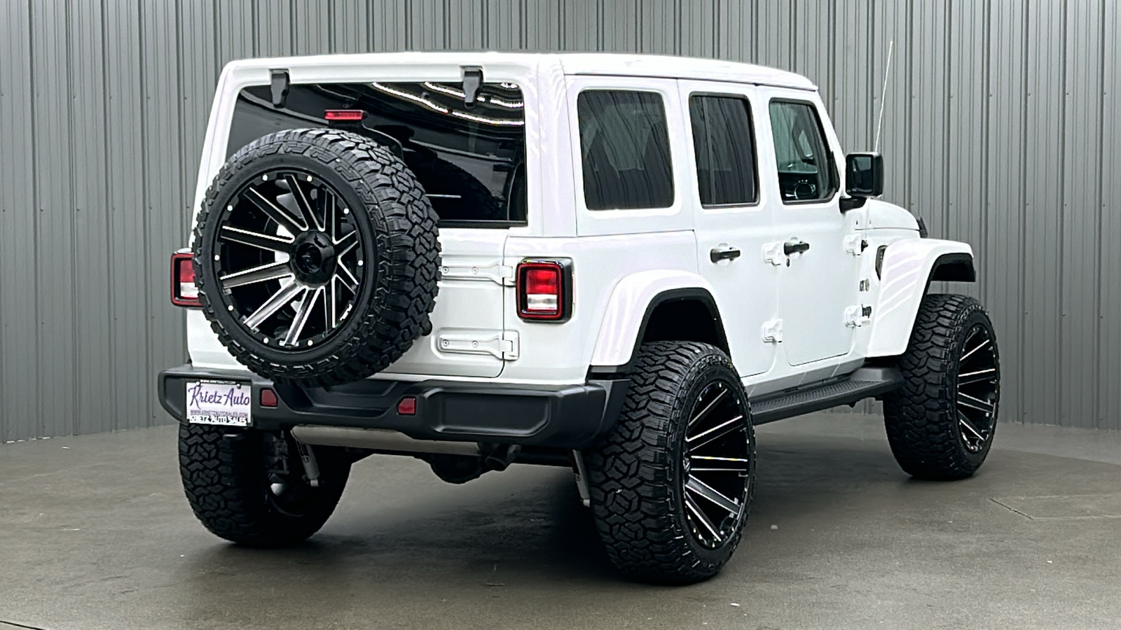 2022 Jeep Wrangler Unlimited Sahara Altitude 5