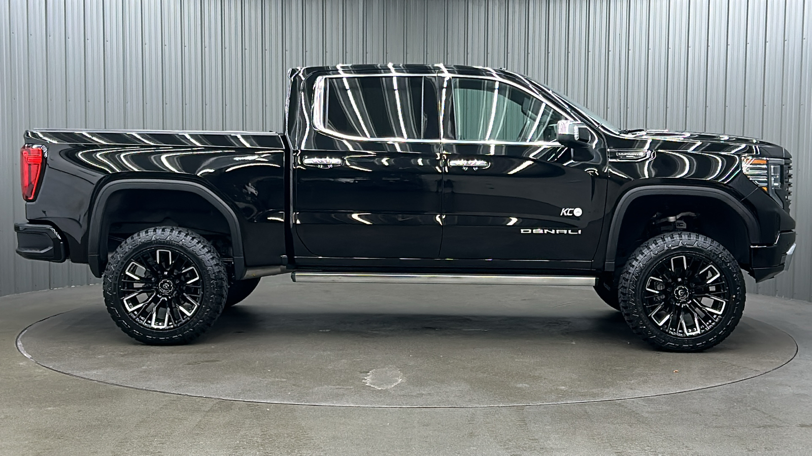 2023 GMC Sierra 1500 Denali Ultimate 6