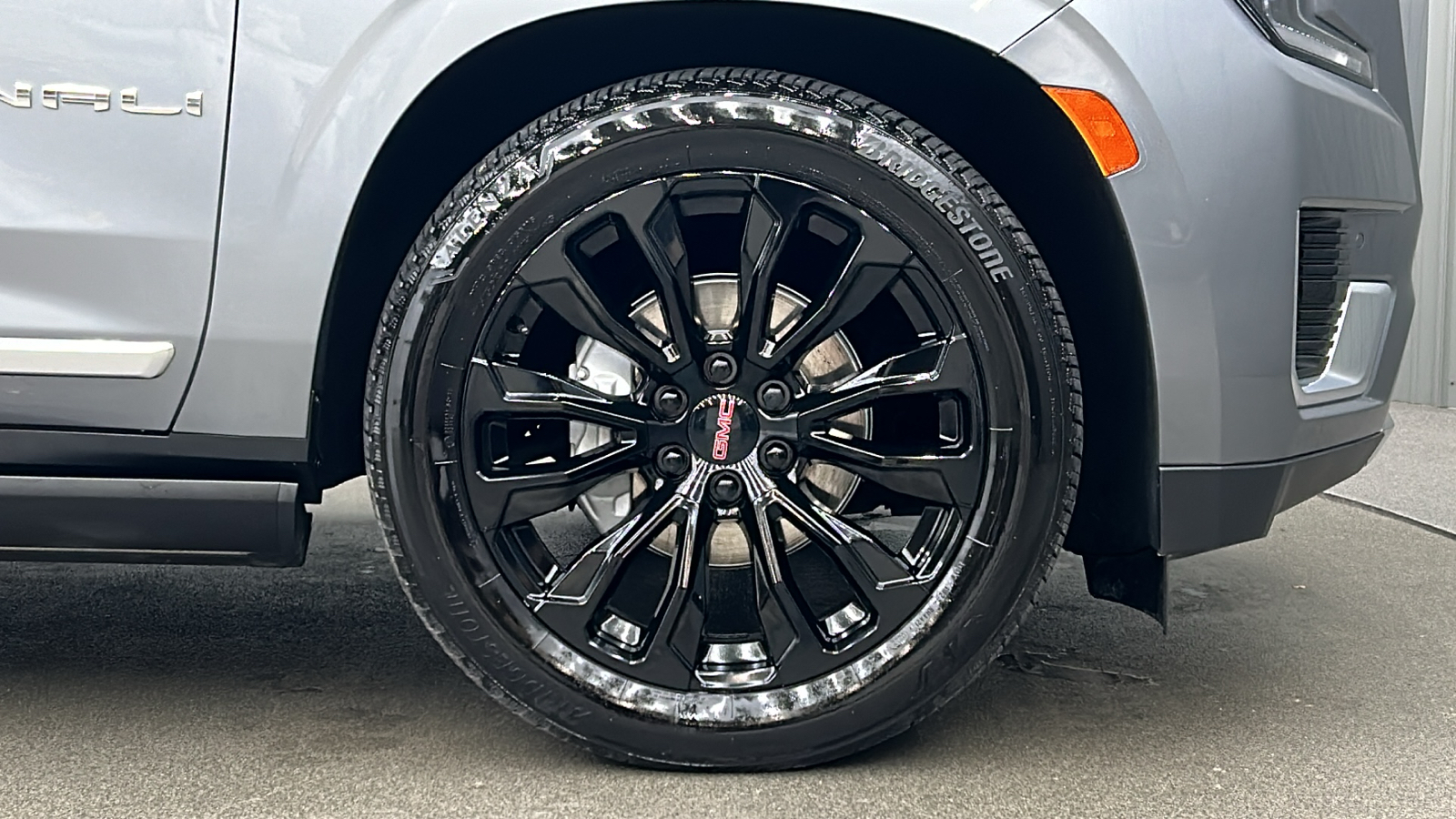 2022 GMC Yukon Denali 9