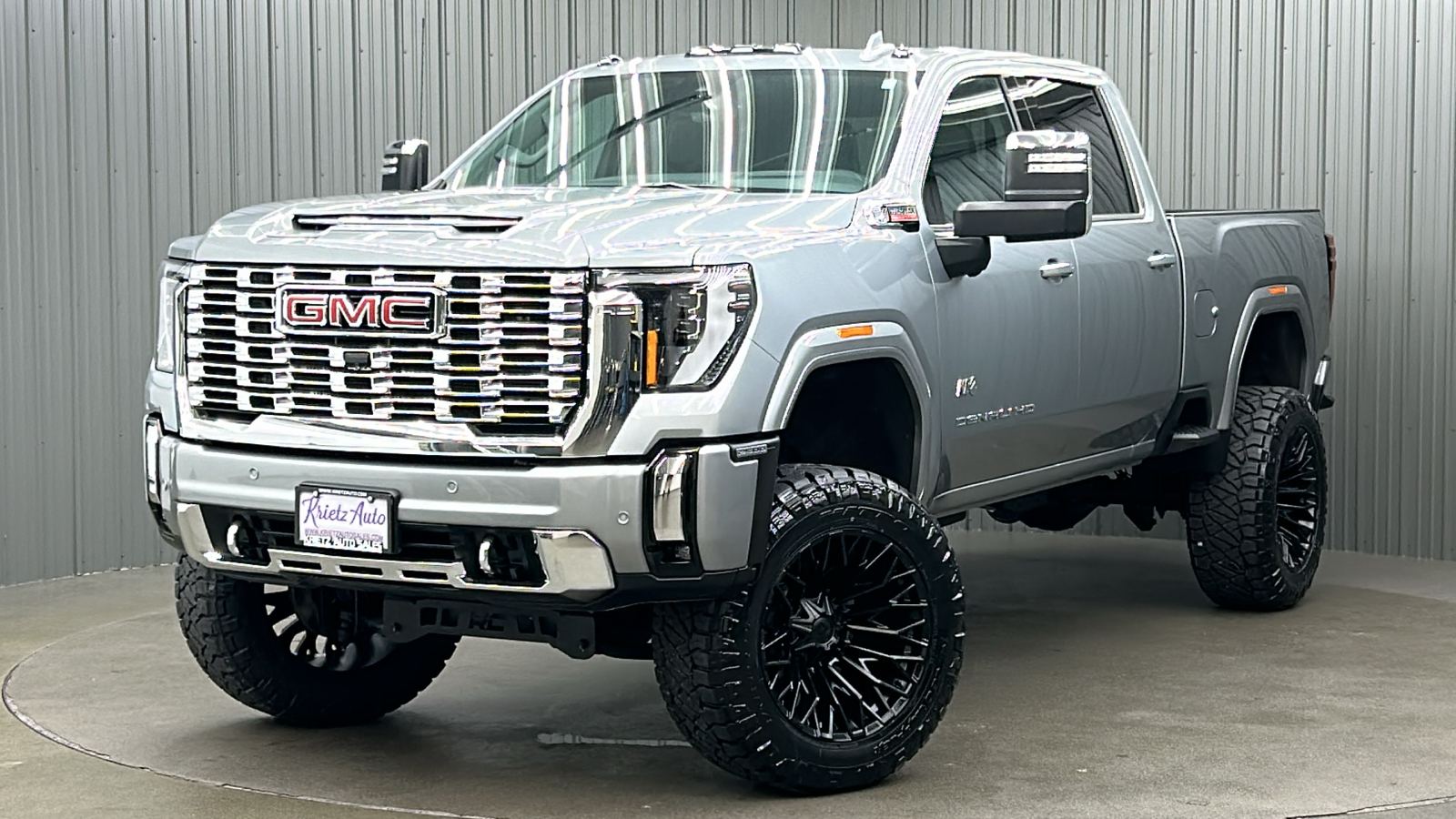 2024 GMC Sierra 2500HD Denali 1