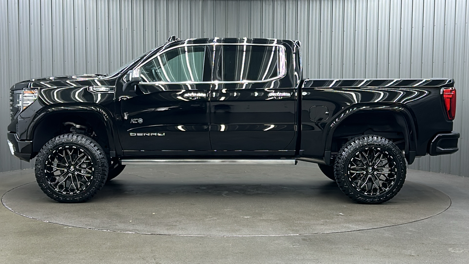 2023 GMC Sierra 1500 Denali Ultimate 2