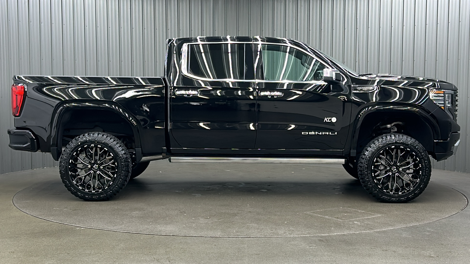 2023 GMC Sierra 1500 Denali Ultimate 6